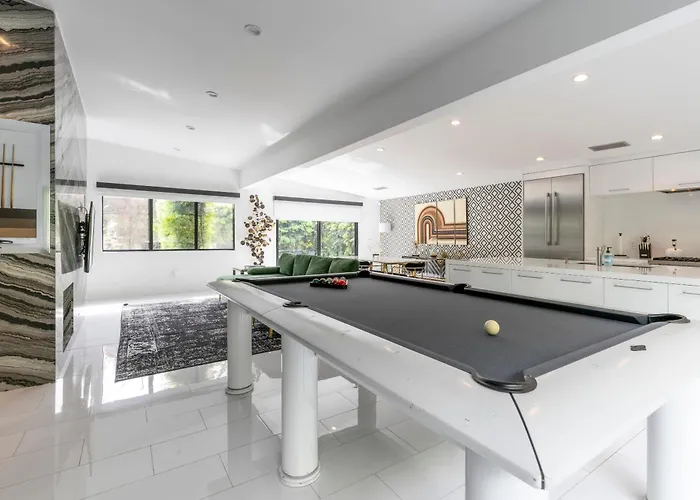 3M Hollywood Modern Oasis